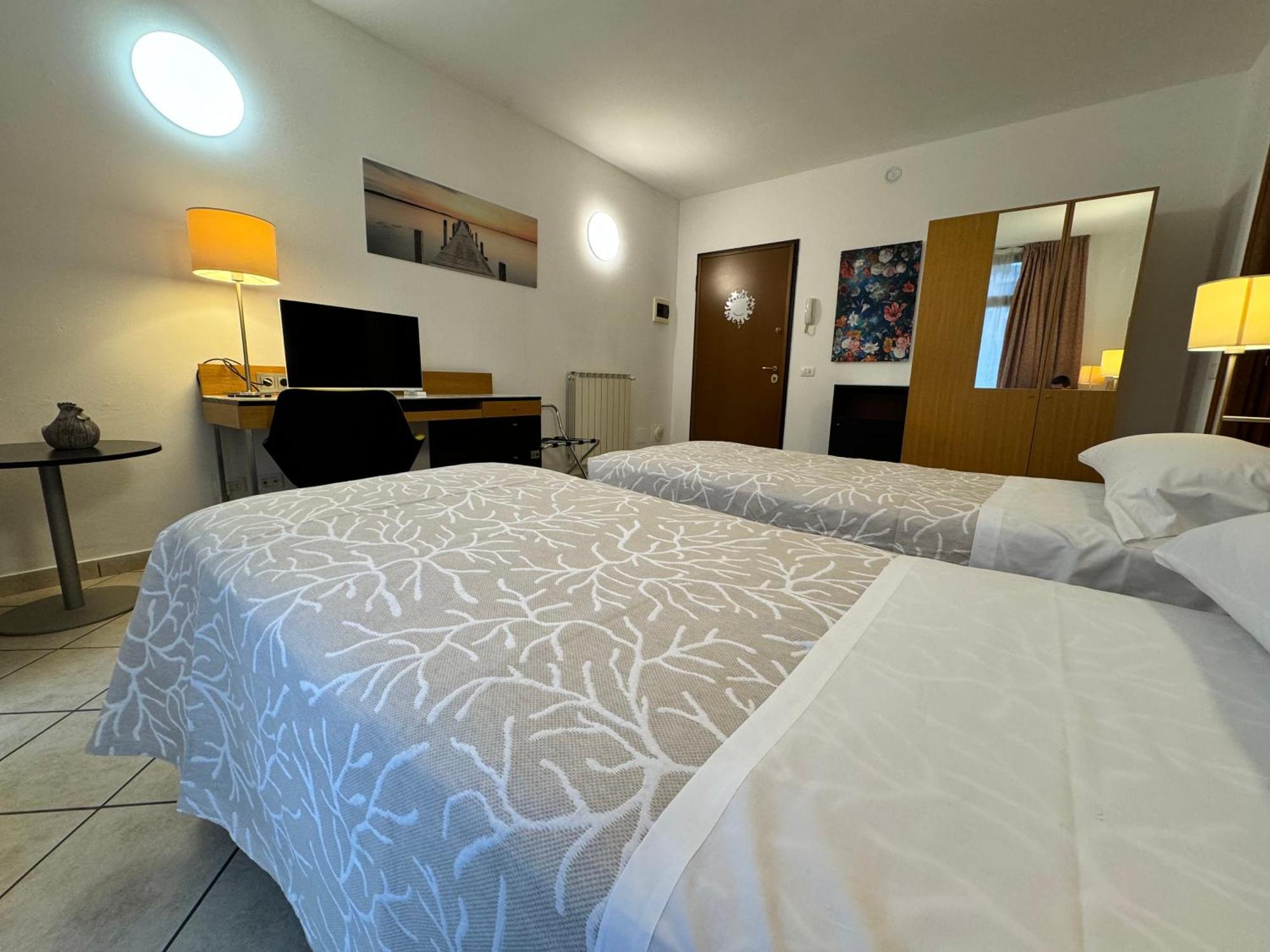 Residence Malpensa Somma Lombardo Exterior photo