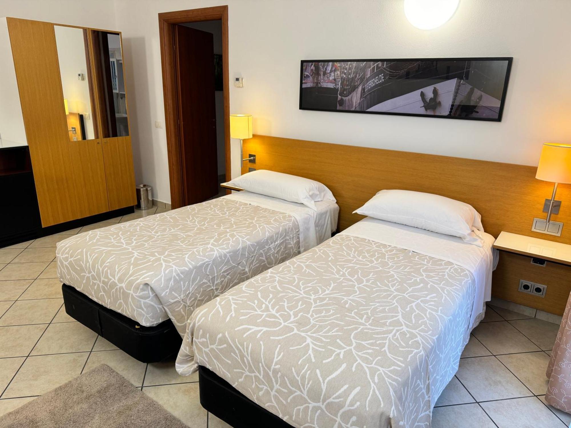 Residence Malpensa Somma Lombardo Exterior photo