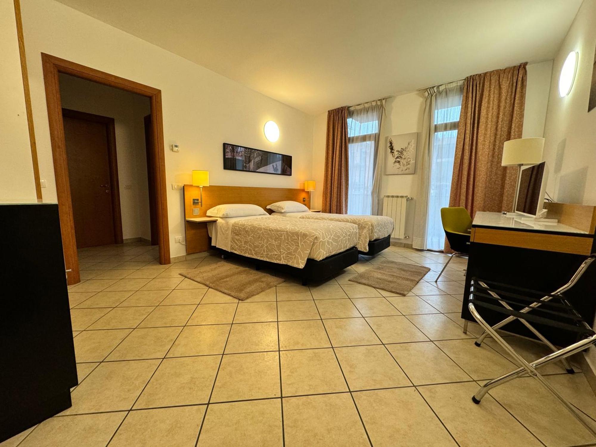 Residence Malpensa Somma Lombardo Exterior photo